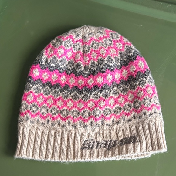 SNAP ON TOOLS WOMEN'S KNIT BEANIE PINK BEIGE GRAY GEOMETRIC DESIGN EMBROIDERED - Picture 1 of 3